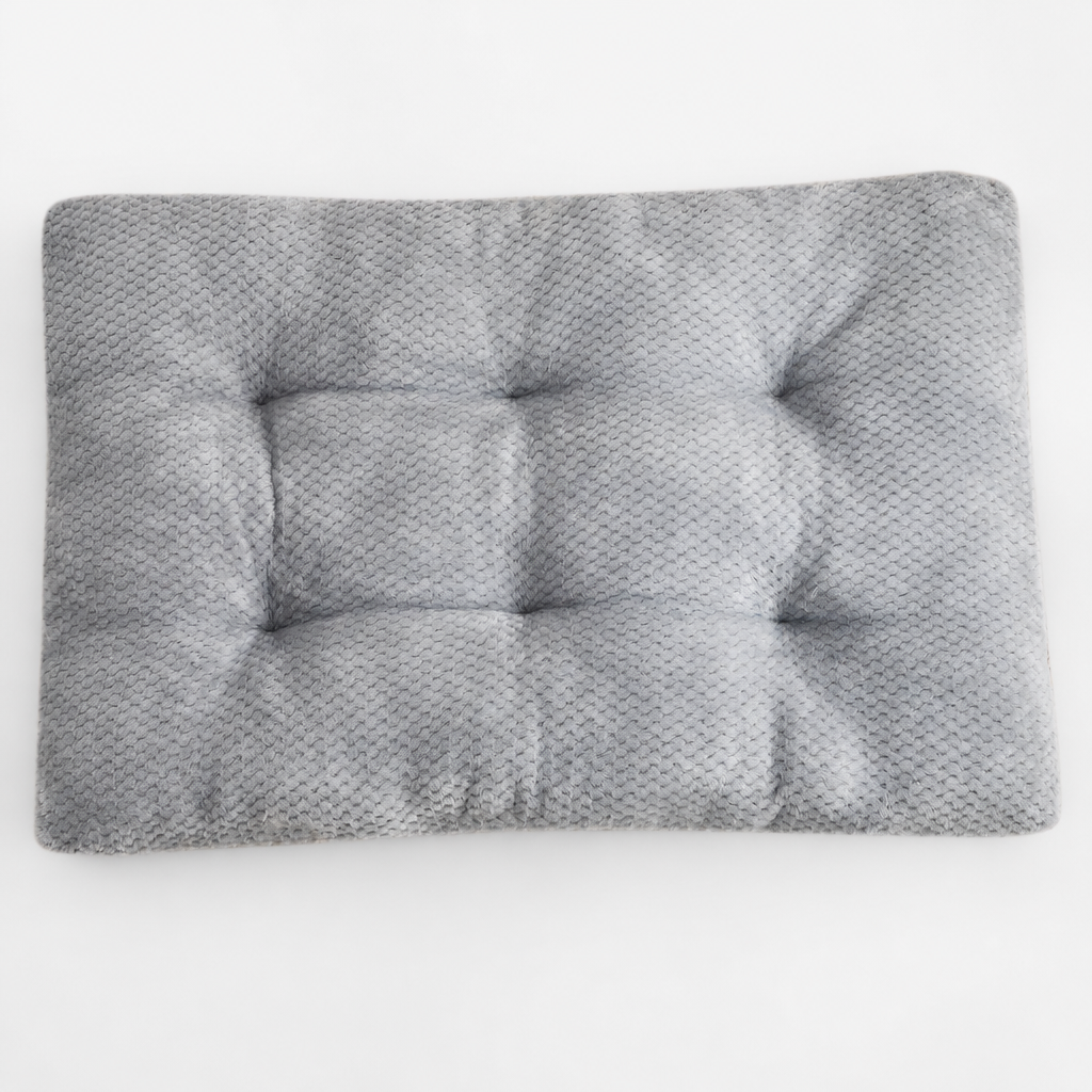 Cozy Winter Pet Bed Mat Warm Plaid Sleeping Cushion for Cats and Dogs Soft Washable Nest Pad
