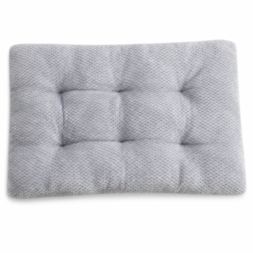 Cozy Winter Pet Bed Mat Warm Plaid Sleeping Cushion for Cats and Dogs Soft Washable Nest Pad