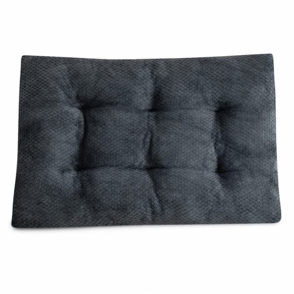 Cozy Winter Pet Bed Mat Warm Plaid Sleeping Cushion for Cats and Dogs Soft Washable Nest Pad