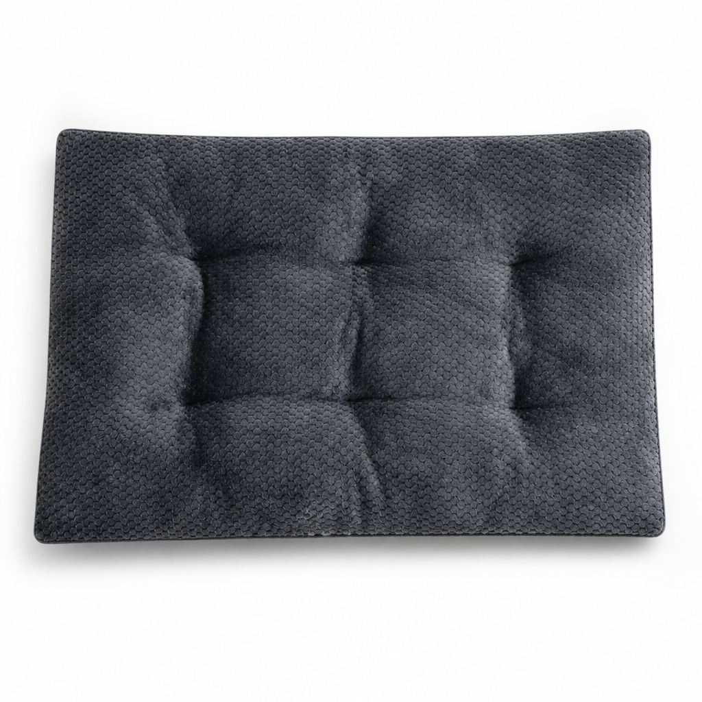 Cozy Winter Pet Bed Mat Warm Plaid Sleeping Cushion for Cats and Dogs Soft Washable Nest Pad